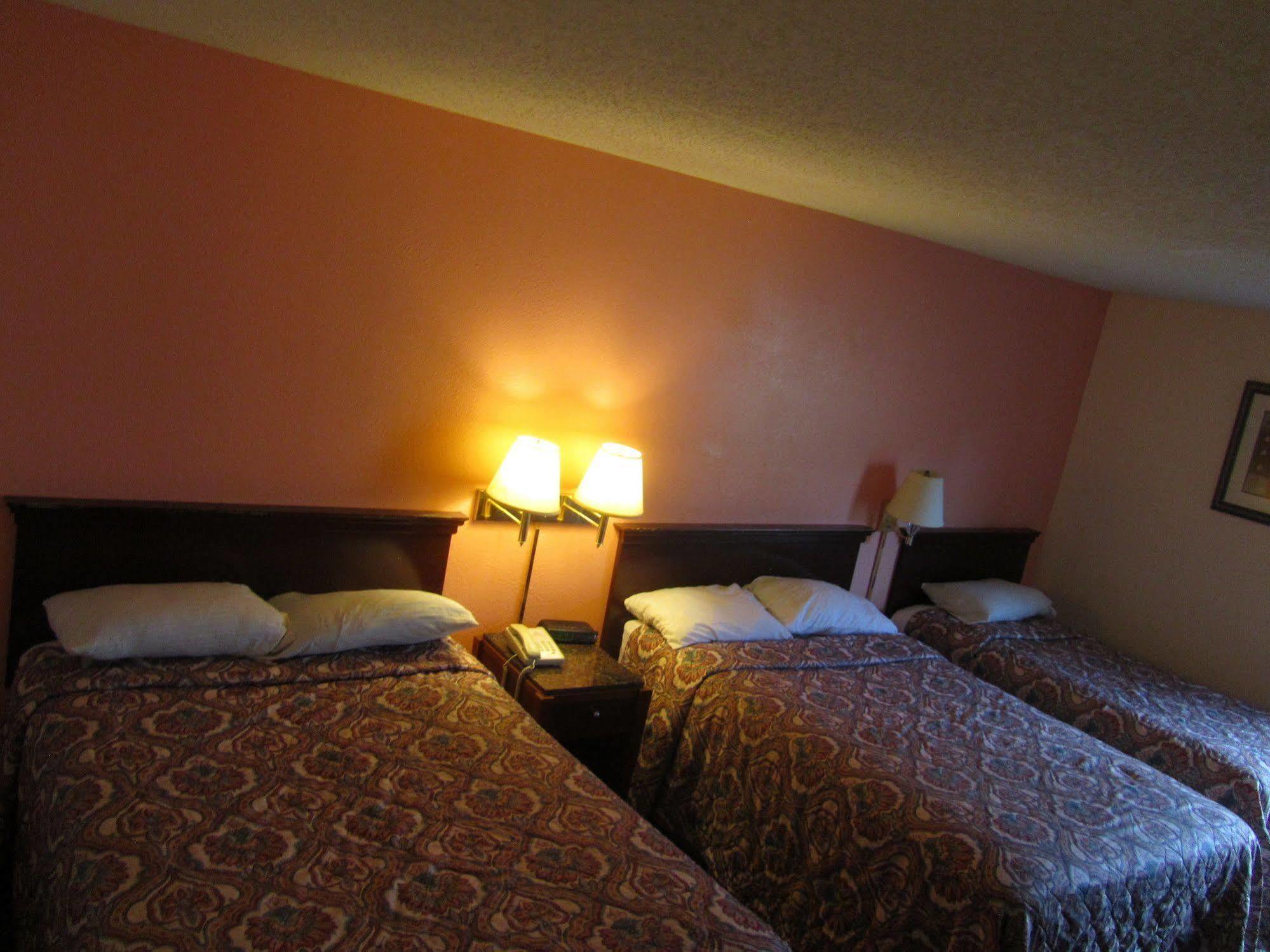 Executive Inn And Suites Уичита Фолс Екстериор снимка